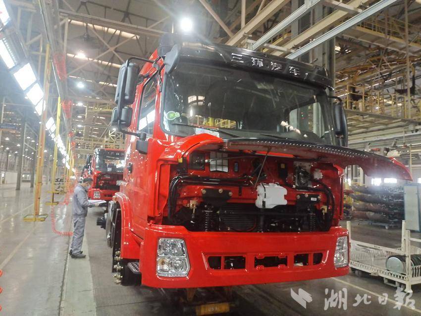 开工首日喜接订单过百台 三环汽车实现月销量七连涨